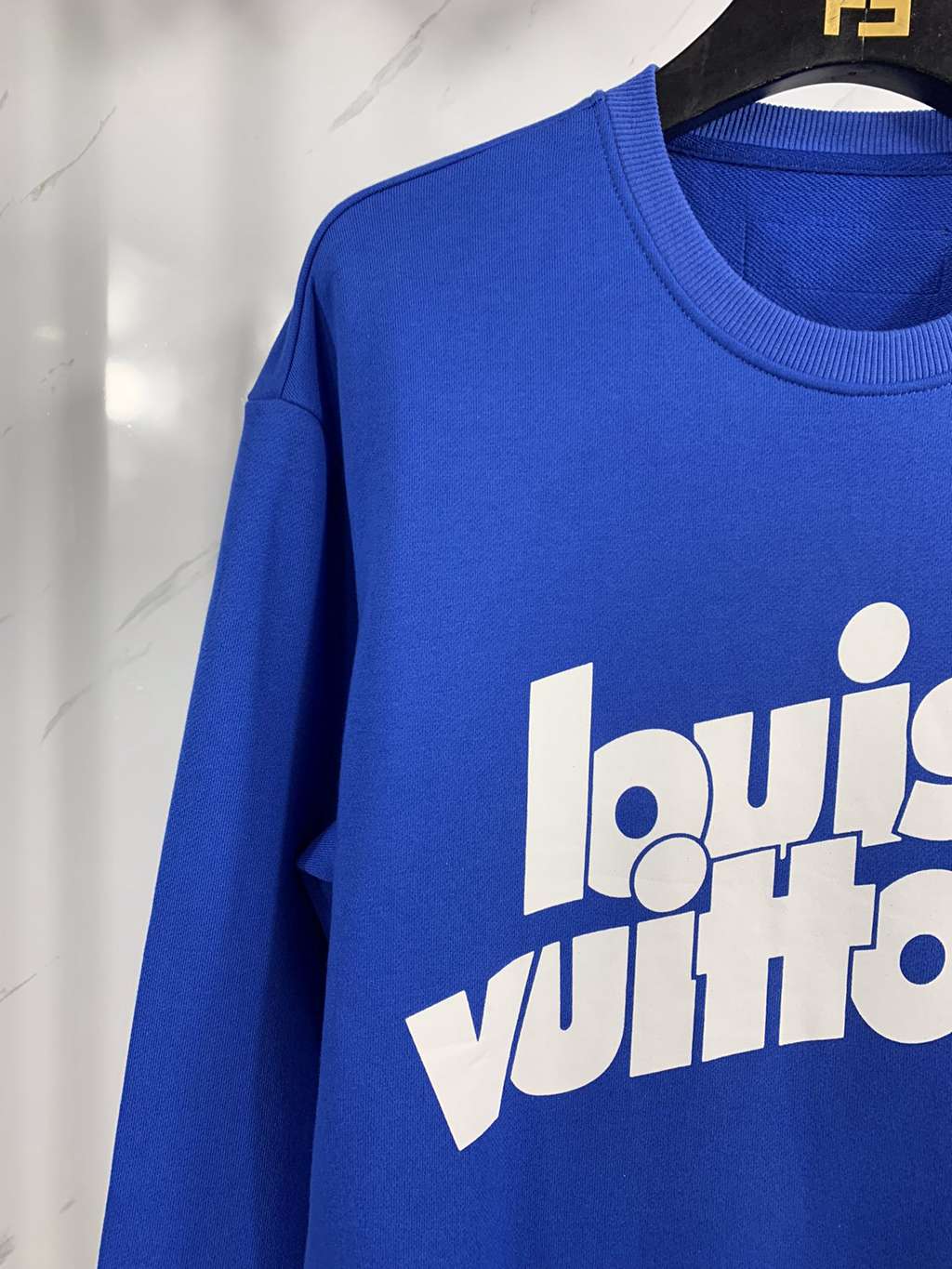 L**is -uitton